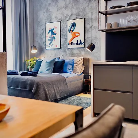 Lujza B 44 * Budapeszt