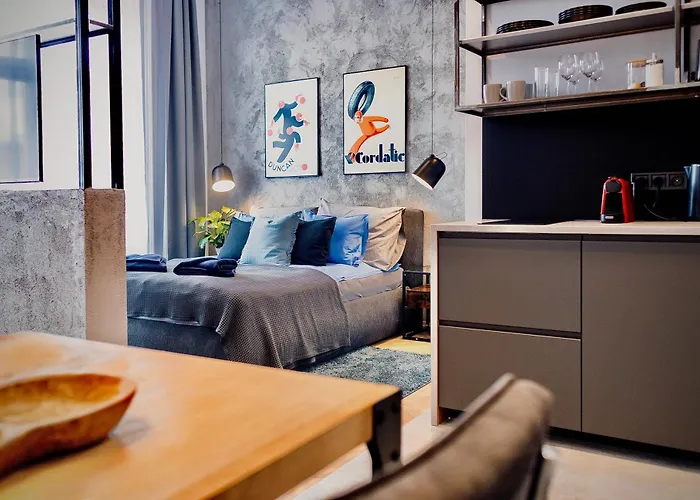 Lujza B 44 * Budapesta